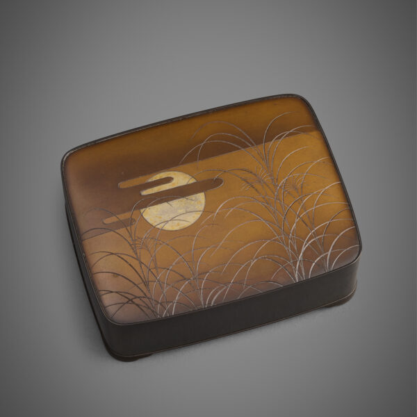 Inlaid copper and shakudō box with full moon in autumn