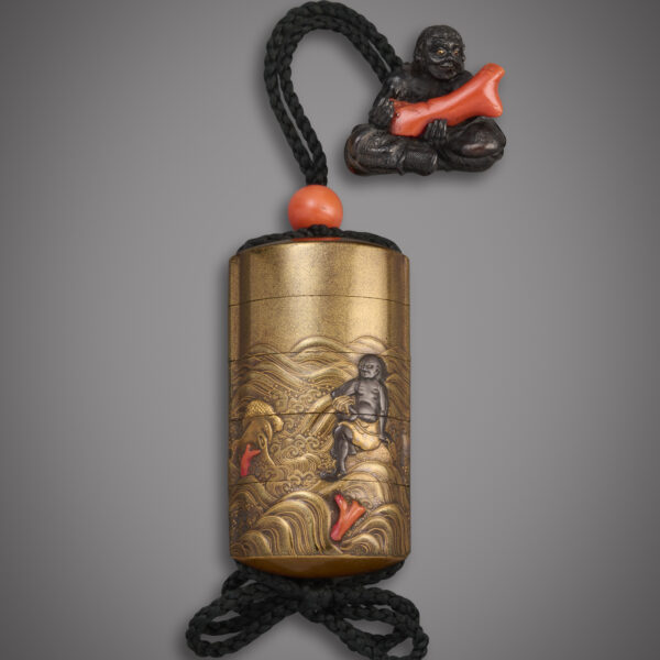 Gold lacquer inro with coral gatherers