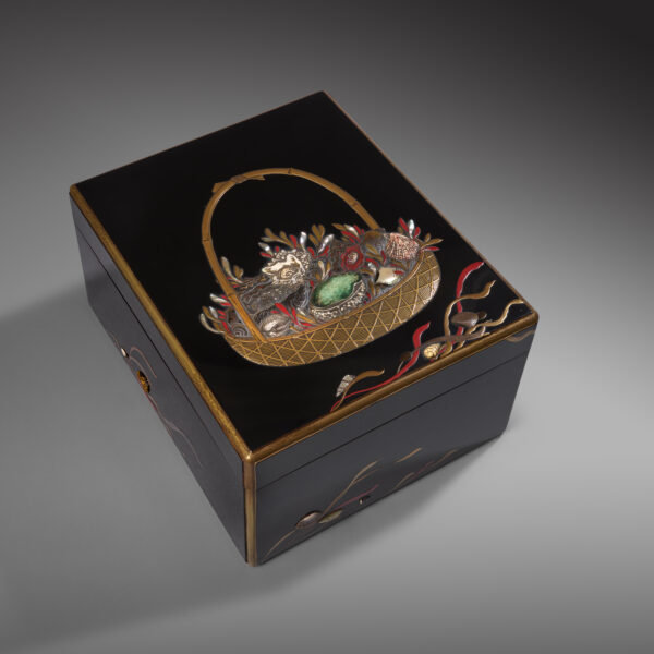 Black lacquer box with seashells in basket
